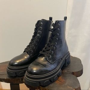 snake skin pattern Lugg Sole Boots